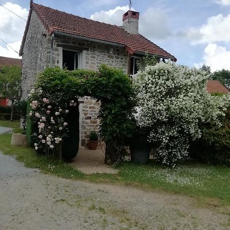 Thauron Gite Du Mont De Transet מראה חיצוני תמונה