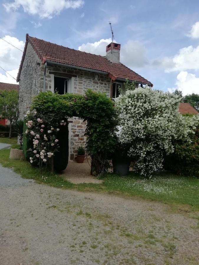 Thauron Gite Du Mont De Transet מראה חיצוני תמונה